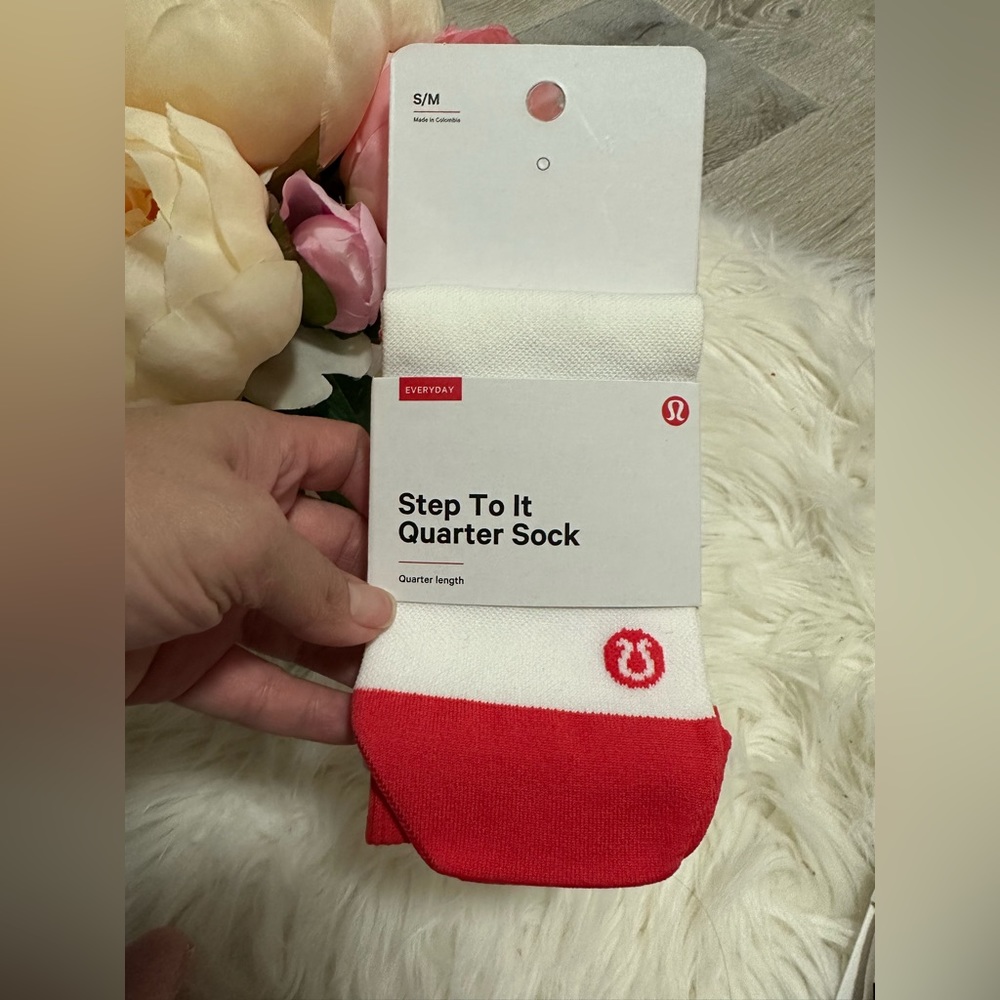 New Lululemon Step To It Quarter Sock